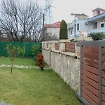 Villa A B I *